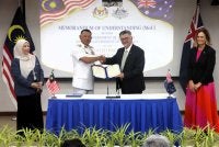 Mohd Rosli ketika Majlis MoU dengan Australia berkaitan Sistem Pesawat Tanpa Pemandu di Ibu Pejabat Maritim Malaysia pada Isnin. Foto Maritim Malaysia