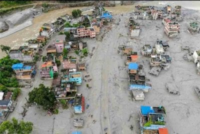 Keadaan selepas tragedi banjir lumpur di Nepal - Foto AFP
