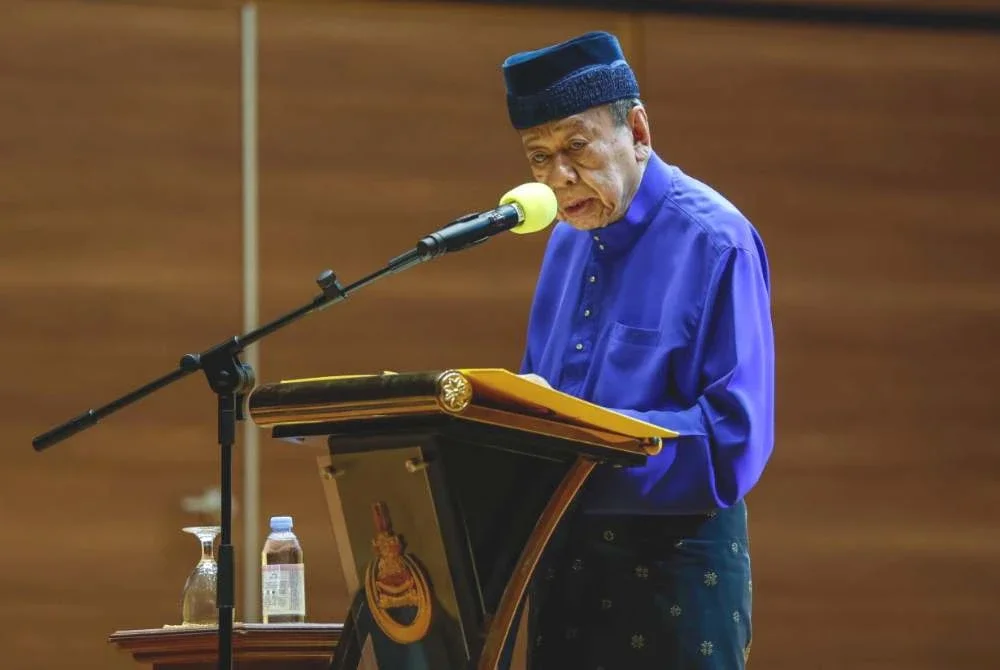 Sultan Sharafuddin ketika menyampaikan Titah Diraja pada Majlis Titah Diraja UiTM 2026 di Dewan Konsert Seri Budiman, UiTM Shah Alam pada Ogos lalu.