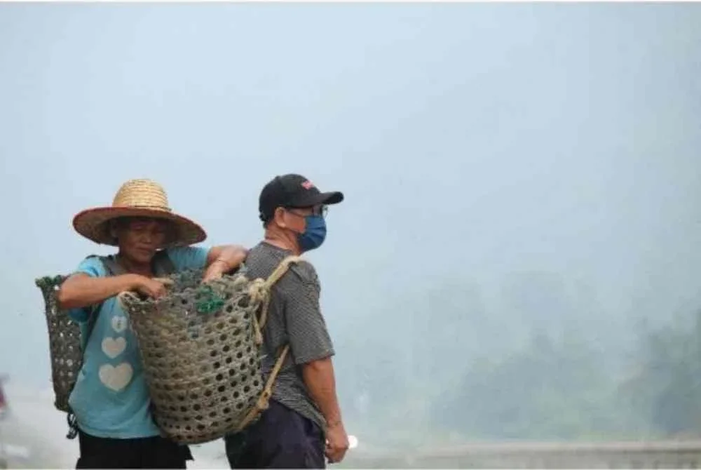 Indeks Pencemar Udara (IPU) di empat kawasan di Sarawak mencatatkan kualiti udara pada tahap sangat tidak sihat. - Gambar hiasan