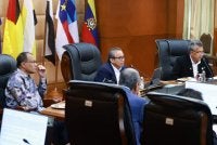 Shamsul Azri (tengah) mempengerusikan Mesyuarat Jawatankuasa Tatakelola (JTK) Peringkat Nasional Siri 8 Bil 2 Tahun 2026 di Jabatan Perdana Menteri, Putrajaya pada Isnin. Foto: SPRM