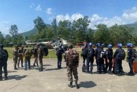 Seramai 10 anggota Pasukan SMART diketuai seorang pegawai berlepas dari Markas Taktikal Tentera Nepal di Trishuli pada jam 10.45 pagi waktu tempatan menggunakan helikopter MI-17 menuju ke Dhunche.