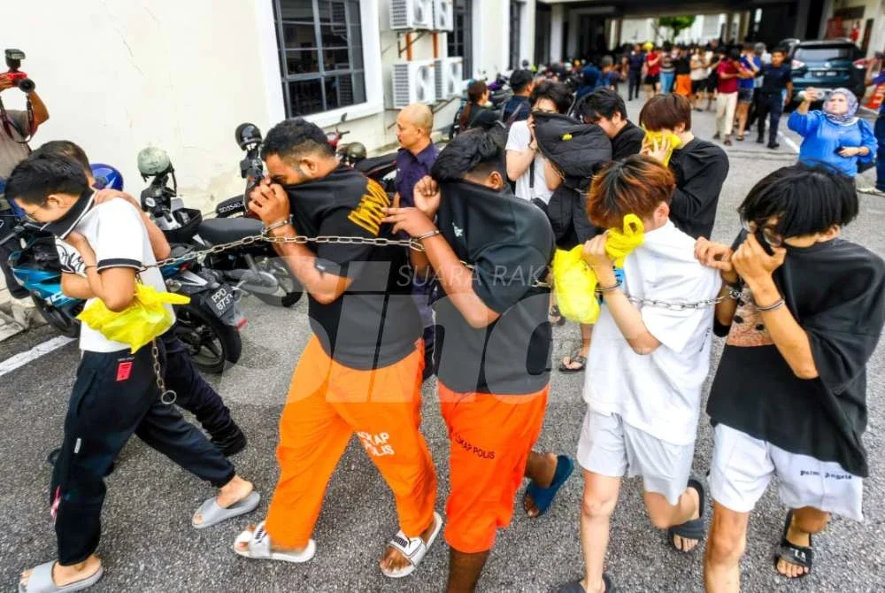 Kesemua tertuduh mengaku tidak bersalah merusuh di hadapan sebuah sekolah di Air Itam pada Ogos lalu.