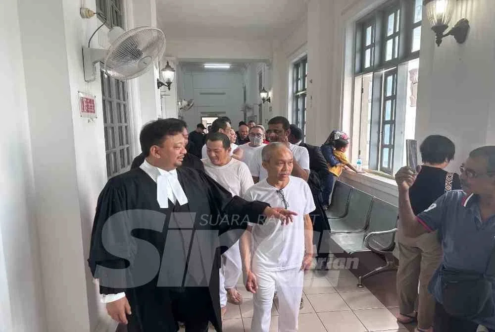 Mahkamah Tinggi Johor Bahru melepas dan membebaskan tujuh lelaki daripada pertuduhan edar dadah selepas pendakwaan gagal membuktikan kes prima facie.