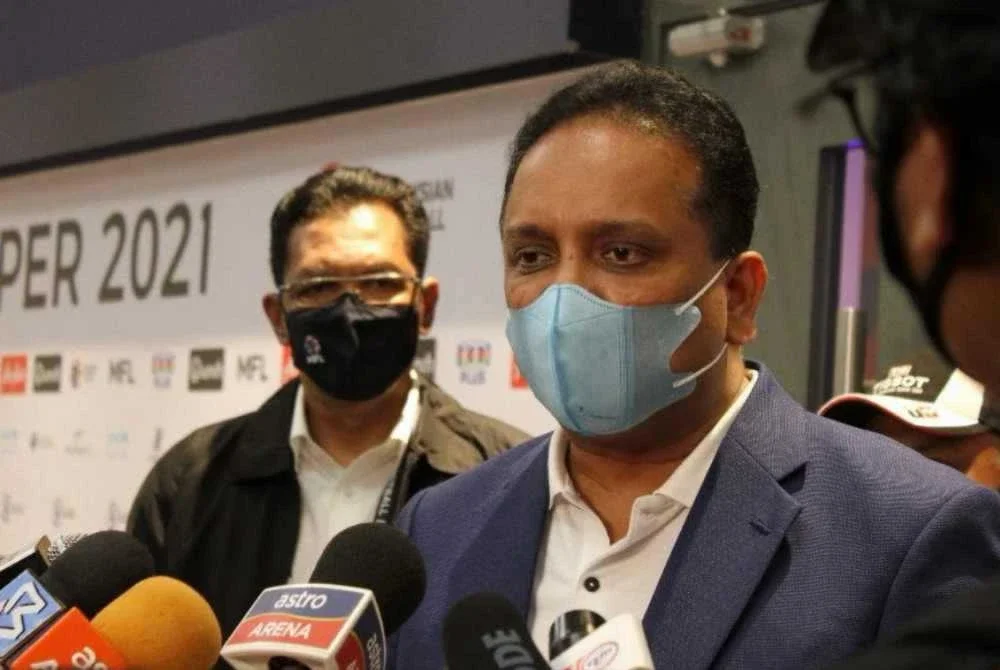 Reezal Merican (kanan) mengakui pengalaman luas Ab Ghani (kiri) boleh bawa FAM ke tahap lebih baik.