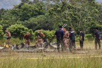 SAR di sekitar lokasi nahas helikopter FDS yang terhempas berdekatan Long Lellang Short Take-Off and Landing Airport (STOLport), Ulu Baram, hari ini. - Foto: Bernama