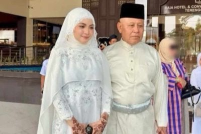 Perkahwinan legenda Harimau Malaya, Datuk Abdah Alif, 72, dengan gadis berusia 20-an menjadi tular - Foto: Media sosial