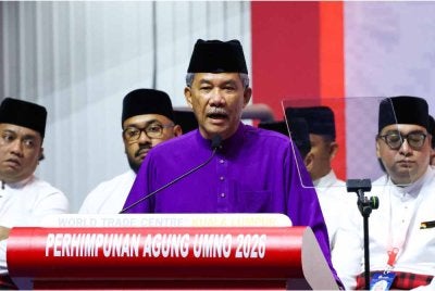 Mohamad Hasan ketika berucap pada Perasmian Perhimpunan Agung Pergerakan Sayap Wanita, Pemuda dan Puteri UMNO sempena Perhimpunan Agung UMNO 2026 di Dewan Merdeka, Pusat Dagangan Dunia Kuala Lumpur hari ini. - Foto: Bernama