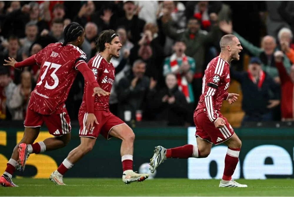 Mac Allister (kanan) memacu kemenangan Liverpool ketika menewaskan Atletico Madrid 2-1 dalam saingan Liga Juara-Juara di laman sendiri pada Khamis. Foto : AFP