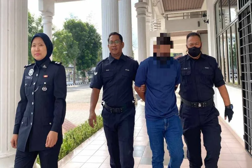 Tertuduh dibawa keluar dari Mahkamah Sesyen Kulim.