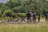 Operasi mencari dan menyelamat (SAR) di sekitar lokasi nahas helikopter Perkhidmatan Doktor Udara (FDS) yang terhempas berdekatan Long Lellang Short Take-Off and Landing Airport (STOLport), Ulu Baram. Foto Bernama