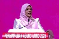 Nurul Amal ketika ucapan dasar pada Perhimpunan Agung Puteri UMNO di WTCKL pada Khamis.