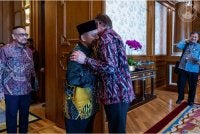 Perdana Menteri, Datuk Seri Anwar Ibrahim menerima kunjungan hormat daripada Menteri Besar Kelantan, Datuk Mohd Nassuruddin Daud, hari ini.