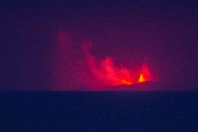Anak Krakatau mula meletus secara berterusan sejak Jumaat lalu.