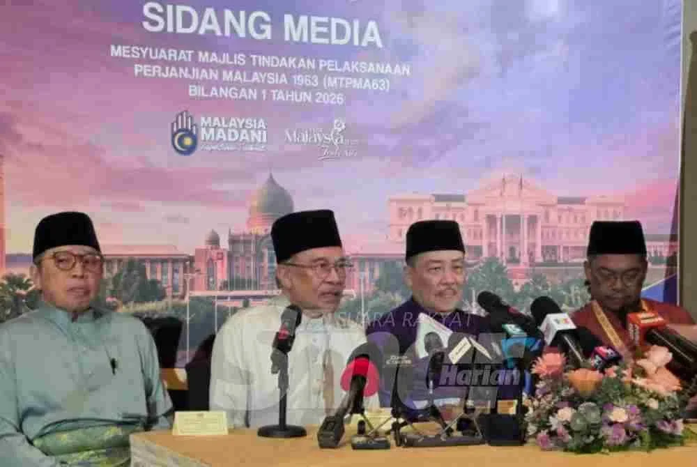 Anwar ketika sidang akhbar selepas mesyuarat MTPMA63, di SICC, Kota Kinabalu.