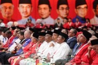Idris bersama beberapa pemimpin Pas ketika hadir pada PAU 2026 pada Jumaat