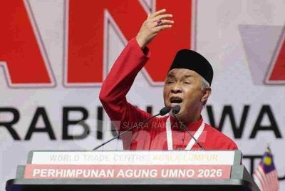 Ahmad Zahid ketika menyampaikan Ucapan Dasar pada Perhimpunan Agung UMNO (PAU) 2026 di Pusat Dagangan Dunia Kuala Lumpur (WTCKL), pada Jumaat. FOTO SINAR HARIAN-ROSLI TALIB 