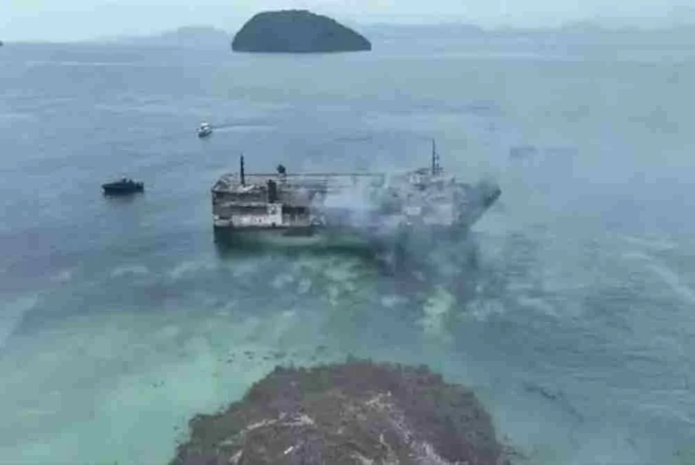 30 mayat ditemukan daripada sebuah feri rentung di Palawan, barat negara itu awal minggu ini, manakala 54 orang masih hilang.