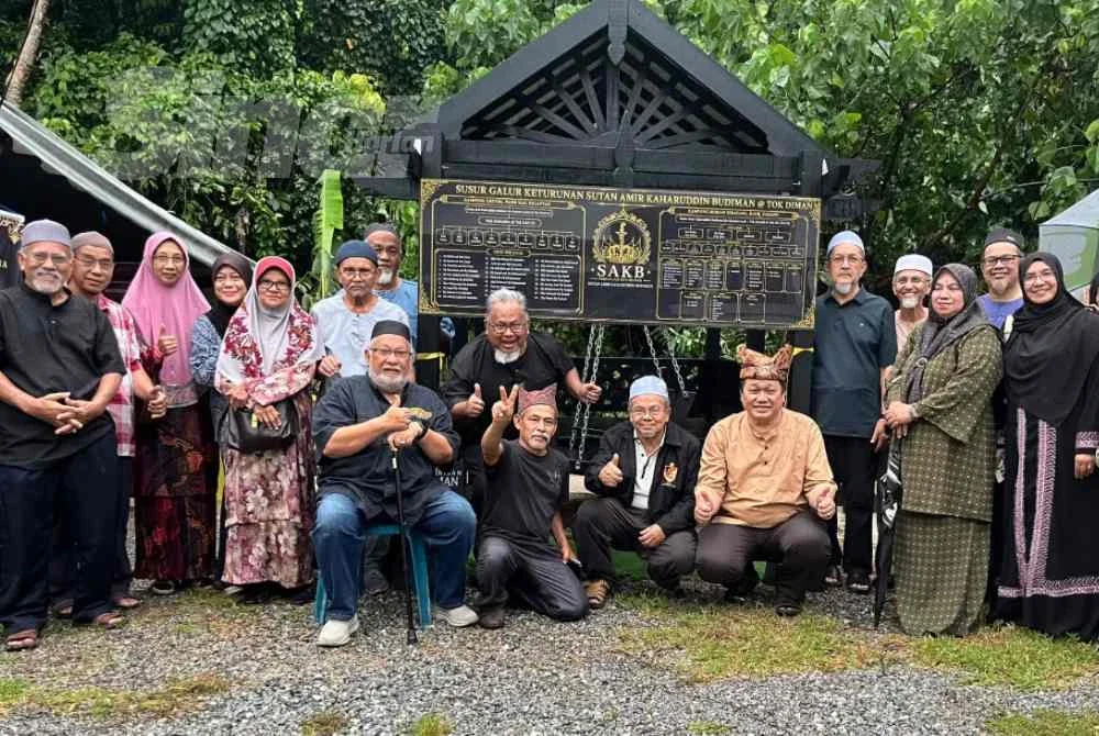 Waris Tok Diman bergambar di tapak warisan dan akan menjadi lokasi keluarga berkumpul.