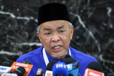Ahmad Zahid ketika sidang akhbar PAU 2026 di Dewan Merdeka WTCKL pada Sabtu. Foto: Bernama 