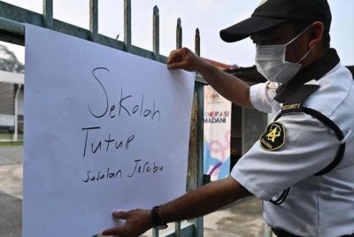 Penutupan sementara sekolah di daerah Serian dan Lubok Antu dilanjutkan. Gambar hiasan/Bernama 