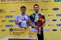 Aidil Sholeh (kiri) menjuarai Terbuka Vietnam selepas menewaskan pemain Singapura dalam aksi final di Ho Chi Minh pada Ahad.