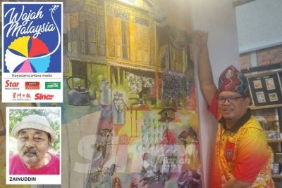 Haron menunjukkan lukisan berkaitan kehidupan masyarakat etnik Banjar yang dihasilkannya.