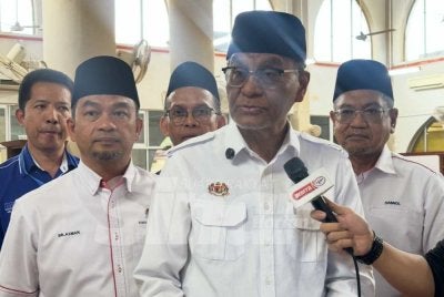 Dr Dzulkefly ketika bercakap kepada pemberita. Foto SINAR HARIAN/ADILA SHARINNI WAHID