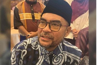 Mujahid meminta PM tidak menuruti desakan UMNO yang mahu PRU16 diadakan lebih awal