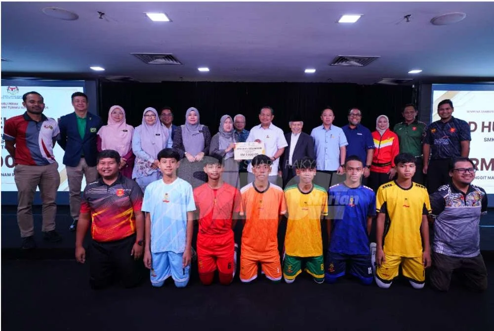 48 sekolah rebut Piala Jubli Perak Sultan Selangor, cungkil bakat muda bola sepak 48 sekolah rebut Piala Jubli Perak Sultan Selangor, cungkil bakat muda bola sepak