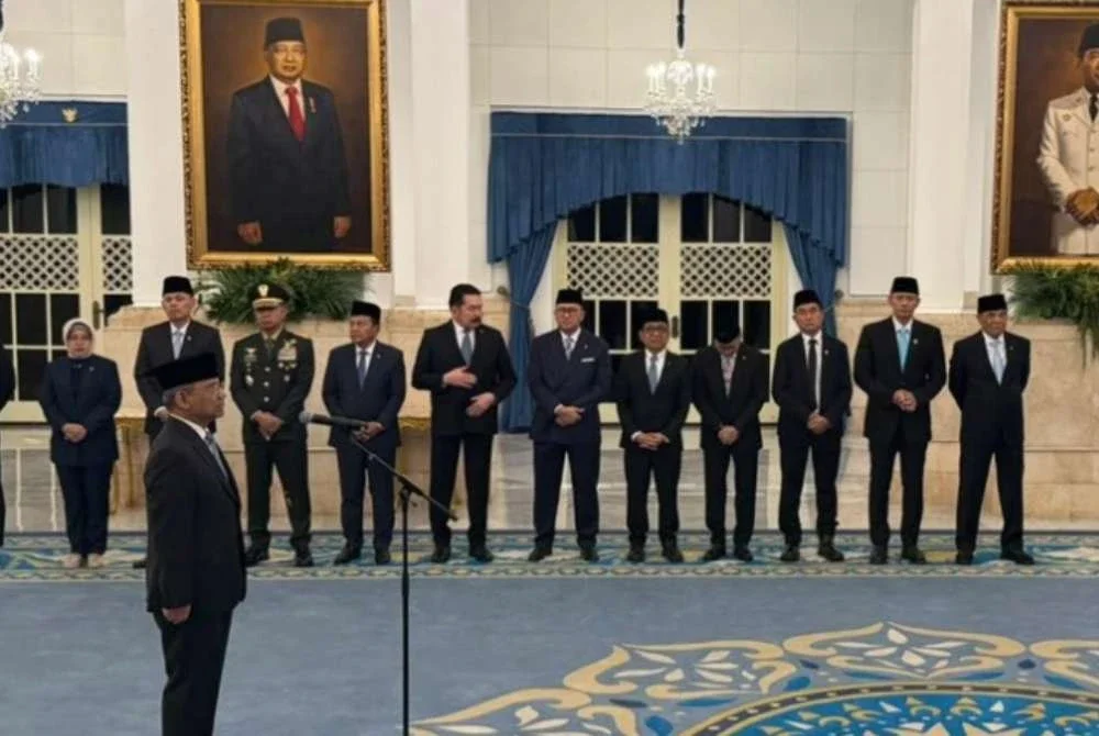 Suahasil Nazara mengangkat sumpah sebagai Menteri Kewangan baharu di Istana Negara, Jakarta pada 14 September 2026. Beliau menggantikan Purbaya Yudhi Sadewa dalam rombakan Kabinet Merah Putih. Foto: Detikcom