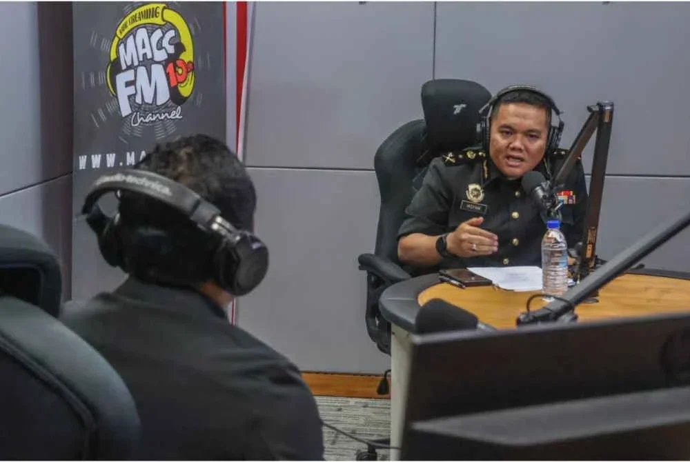 Hisyam ketika sesi siaran langsung di platform media sosial SPRM pada Isnin. Foto: SPRM