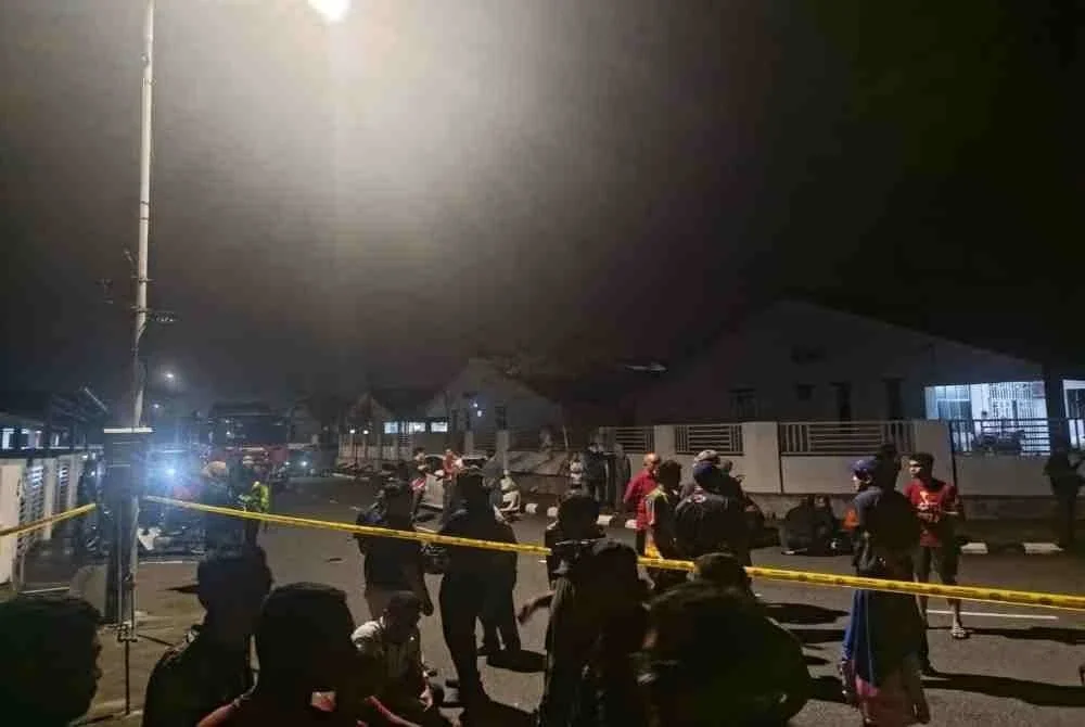 Dua kanak-kanak yang lemas berusia 12 tahun manakala dua lagi kanak-kanak lelaki berusia 11 dan lapan tahun dikejarkan ke Hospital Kulim untuk rawatan lanjut.