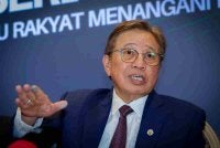 Abang Johari. Foto: Bernama