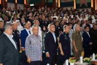 Awang Alik (dua dari kiri) mengiringi Menteri Dalam Negeri, Datuk Seri Saifuddin Nasution Ismail hadir pada Perhimpunan Bulanan Kementerian Dalam Negeri (KDN) di Kompleks Setia Perkasa, pada Isnin. Foto Bernama