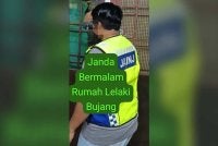 Seorang wanita berstatus janda ditahan khalwat bersama seorang lelaki bujang di sebuah pangsapuri di Johor Bahru pada Ahad.