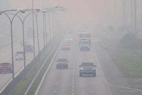 Sebanyak 22 kawasan di seluruh negara mencatat bacaan Indeks Pencemar Udara (IPU) pada tahap tidak sihat setakat 4 petang ini. - Bernama