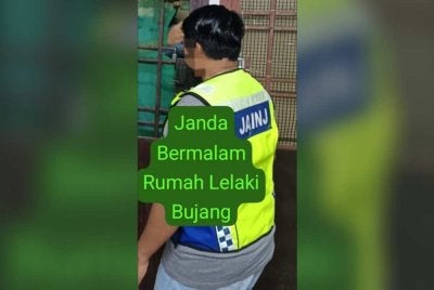 Seorang wanita berstatus janda ditahan khalwat bersama seorang lelaki bujang di sebuah pangsapuri di Johor Bahru pada Ahad.