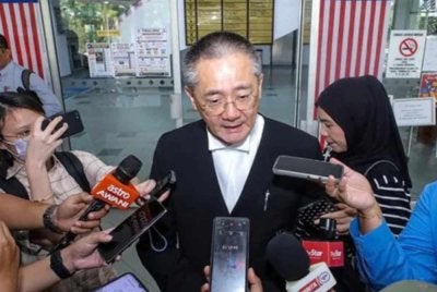 Peguam yang mewakili remaja itu, Kitson Foong berkata, mahkamah memerintahkan anak guamnya dihantar ke hospital psikiatri bagi menjalani rawatan. - Foto: Awani 