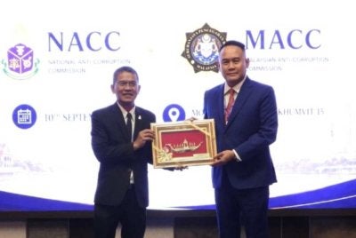 Ahmad Khusairi me getuai delegasi SPRM dalam Mesyuarat Kerjasama Dua Hala Ke-8 di Bangkok, 10 September lalu. Foto SPRM