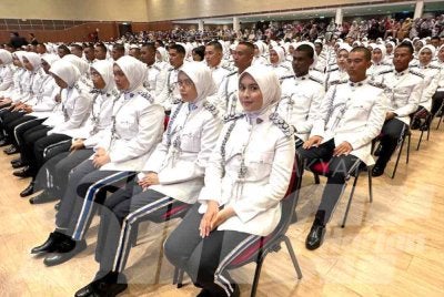 Pelatih Kor Suksis dari universiti seluruh negara yang berjaya menamatkan latihan pada tahun ini. - Foto: SINAR HARIAN / ADILA SHARINNI WAHID