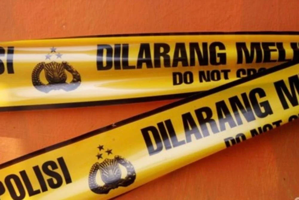Seorang lelaki di Kabupaten Bone, Sulawesi Selatan (Sulsel), Indonesia ditahan polis selepas didakwa menganiaya sebelum membakar isterinya kerana cemburu. Foto: Detik.com