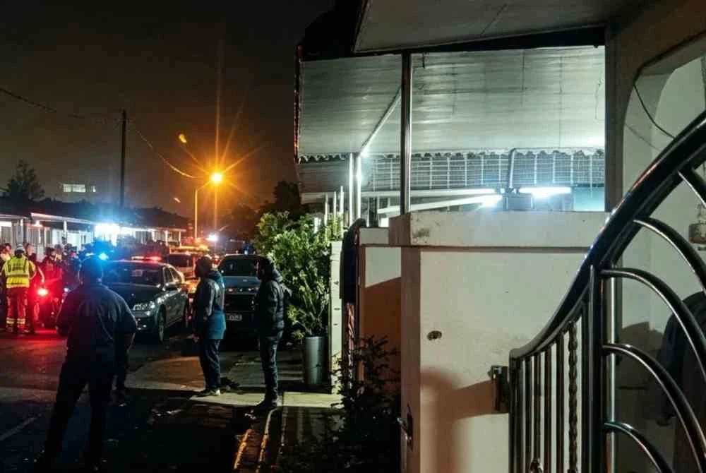 Suspek direman selama tujuh hari sehingga 21 September ini bagi membantu siasatan kes membabitkan Seksyen 302 Kanun Keseksaan,