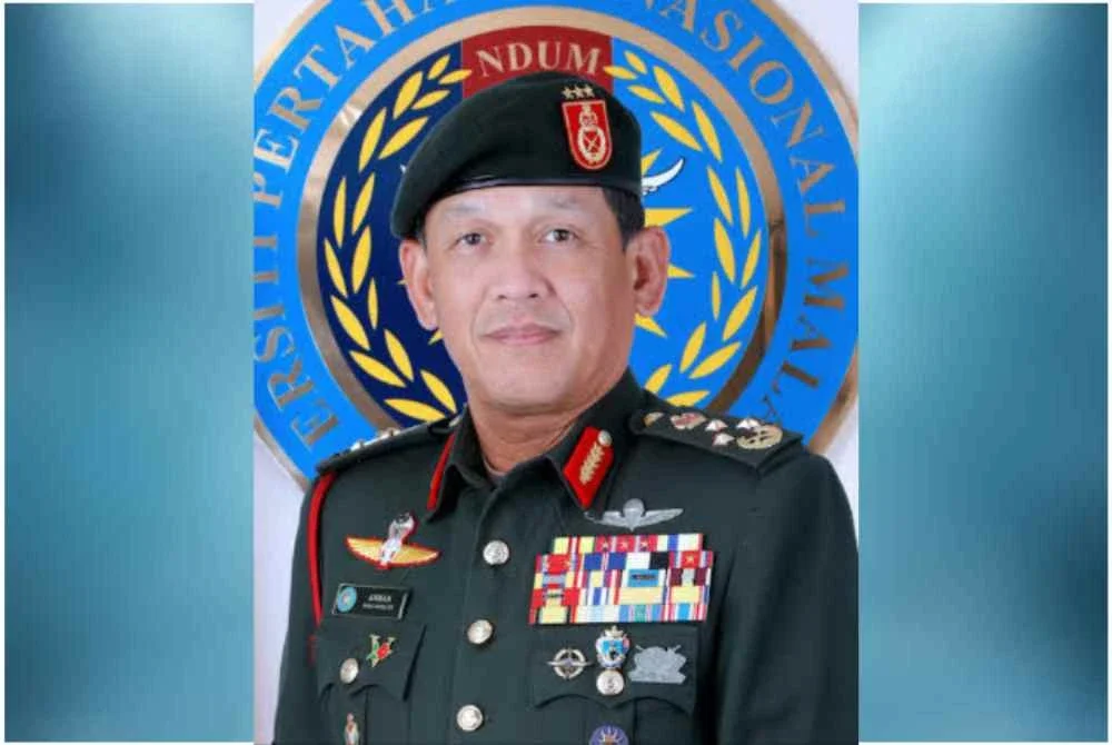Leftenan Jeneral Datuk Wira Arman Rumaizi Ahmad.