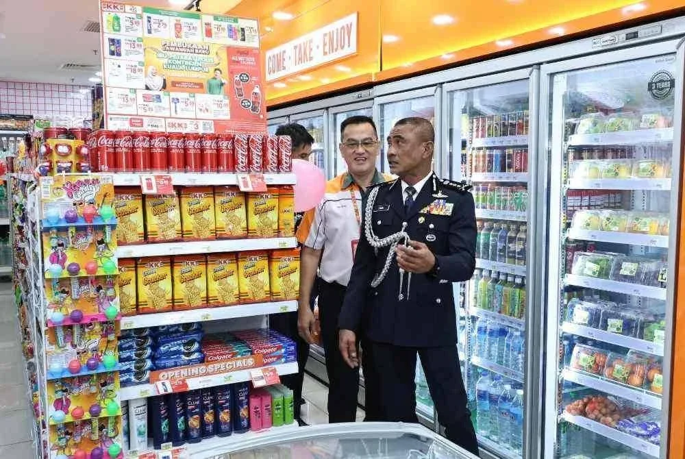Rangkaian kedai serbaneka 24 jam, KK Mart, menyasarkan pembukaan lebih 60 cawangan baharu menjelang hujung tahun ini di seluruh Malaysia, termasuk memperluaskan rangkaian ke lebih banyak premis kerajaan dan fasiliti awam sebagai strategi pertumbuhan syarikat.