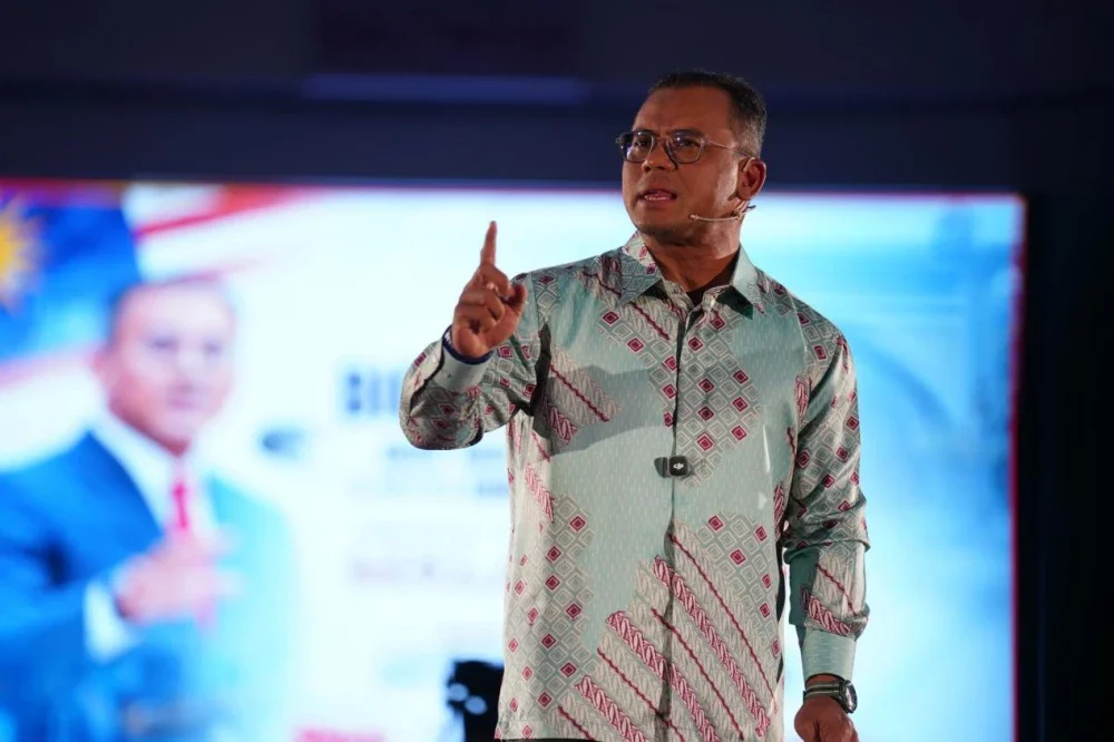 Bina Malaysia untuk 100 tahun mendatang, bukan satu penggal: Amirudin Bina Malaysia untuk 100 tahun mendatang, bukan satu penggal: Amirudin