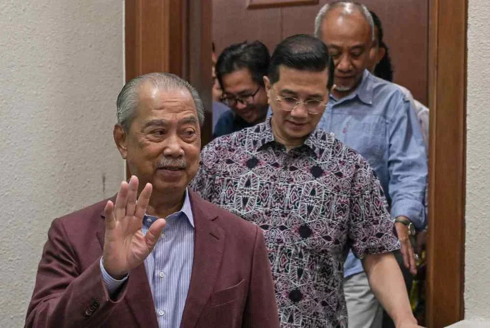 Mahkamah Tinggi hari ini melepaskan dan membebaskan bekas Perdana Menteri Tan Sri Muhyiddin Yassin daripada satu pertuduhan menggunakan kedudukan untuk suapan RM200 juta dan tiga pertuduhan pengubahan wang haram melibatkan jumlah sama. - Foto: Bernama