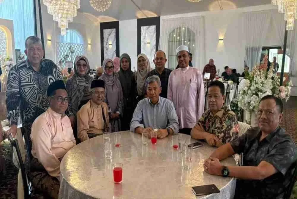 Turut mencuri perhatian ialah kehadiran mengejut Tok Mat yang datang bersendirian tanpa protokol.