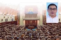 Dewan Rakyat menjadi tumpuan susulan isu cadangan memperuntukkan 35 peratus kerusi Parlimen kepada Sabah dan Sarawak bagi memperkukuh representasi kedua-dua negeri di peringkat Persekutuan. Gambar kecil: Awang Azman