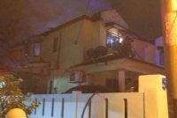 Tiga rumah teres termasuk kediaman milik peguam, Mohamed Haniff Khatri Abdulla di Bandar Country Homes terbakar pada Selasa.
